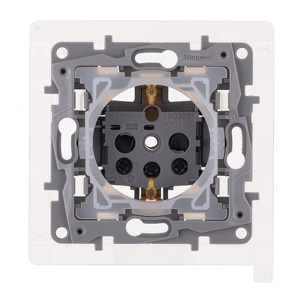 Legrand Etika Белый Розетка 2К+З IP44