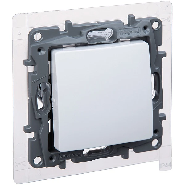 Legrand Etika Белый Переключатель 1-кл IP44