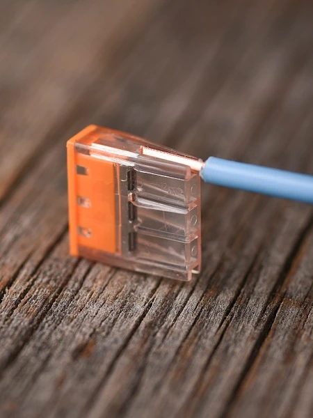 EKF PROxima Строительно-монтажная клемма СМК 2273-243 (с пастой) 3 отверстия 0,5-2.5мм2 (100шт.)