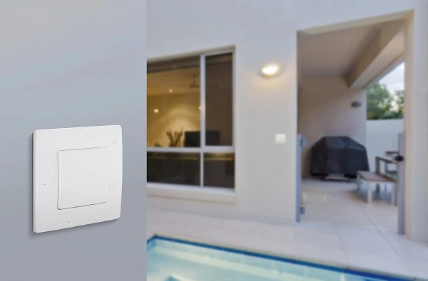Legrand Etika Белый Переключатель 1-кл IP44